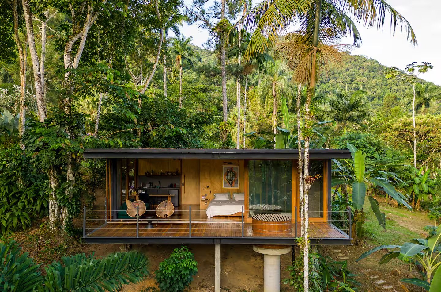 Cabana em Reserva Jaguatirica, apresentada em publicação anterior do Airbnb. Foto de contexto sobre hospedagem na natureza.